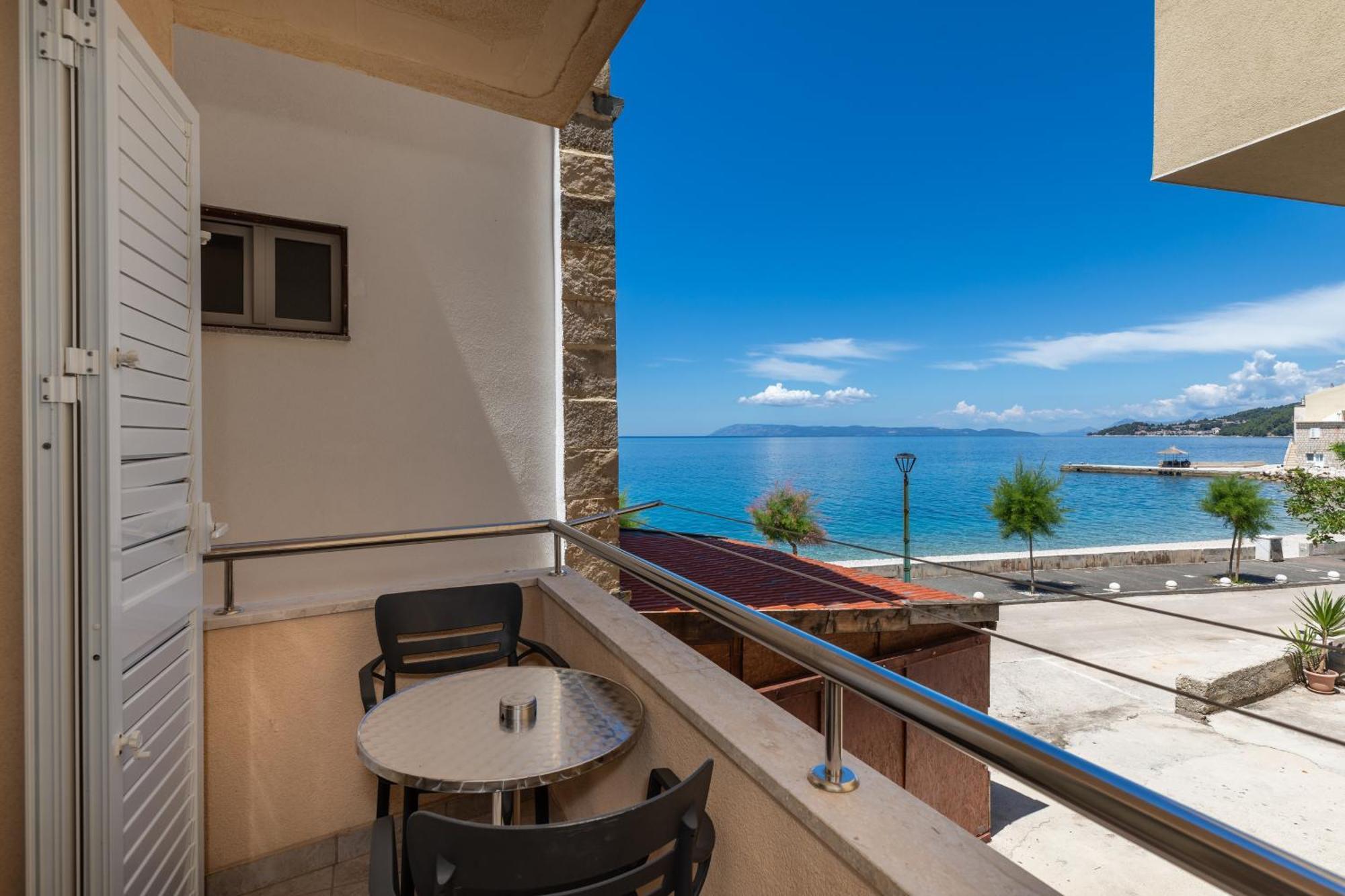 Apartments By The Sea Drasnice, Makarska - 6697 Exterior foto
